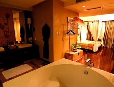 深圳龙岗区养生会所的黄昏恋:当爱情遇上八十岁